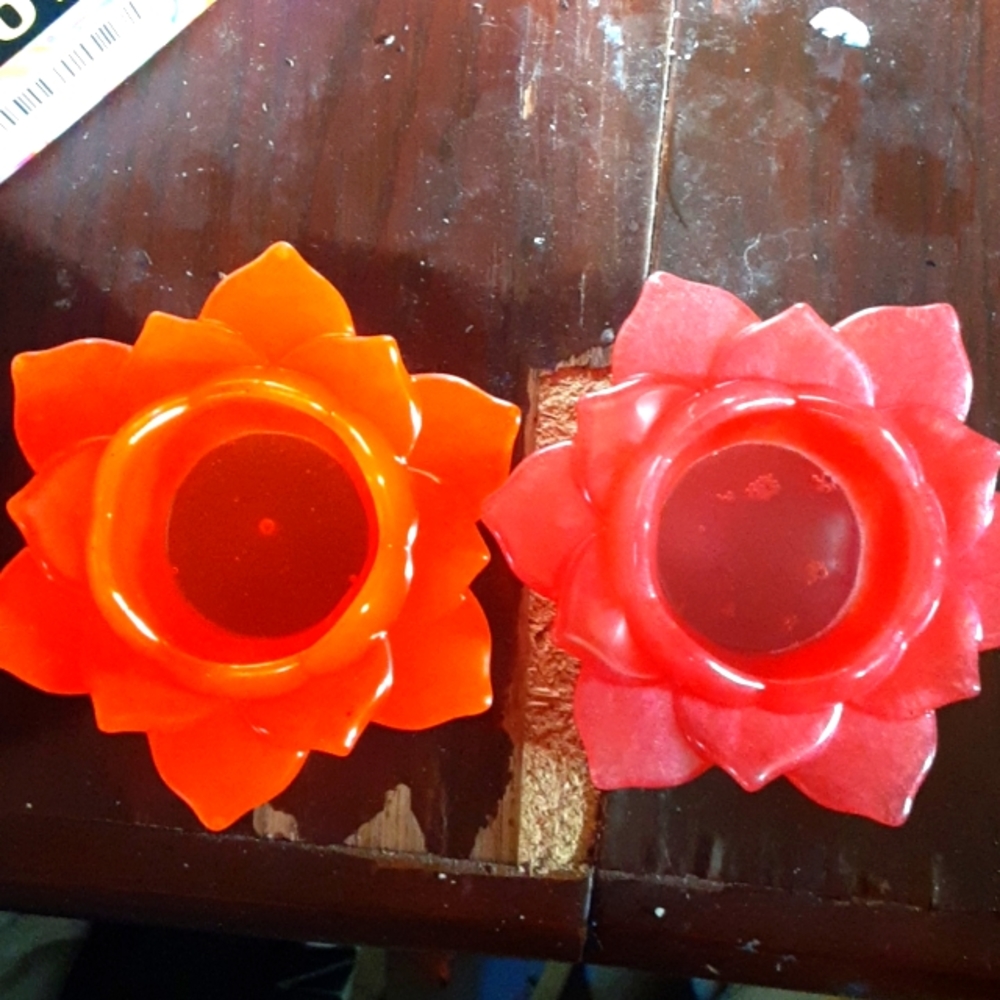 2 candle holders